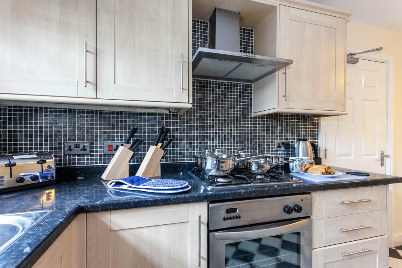 4 Bed Home, Driveway Parking Ideally Located In Latchford, Warrington - Executive St Marys House Warrington (Cheshire) Exterior foto
