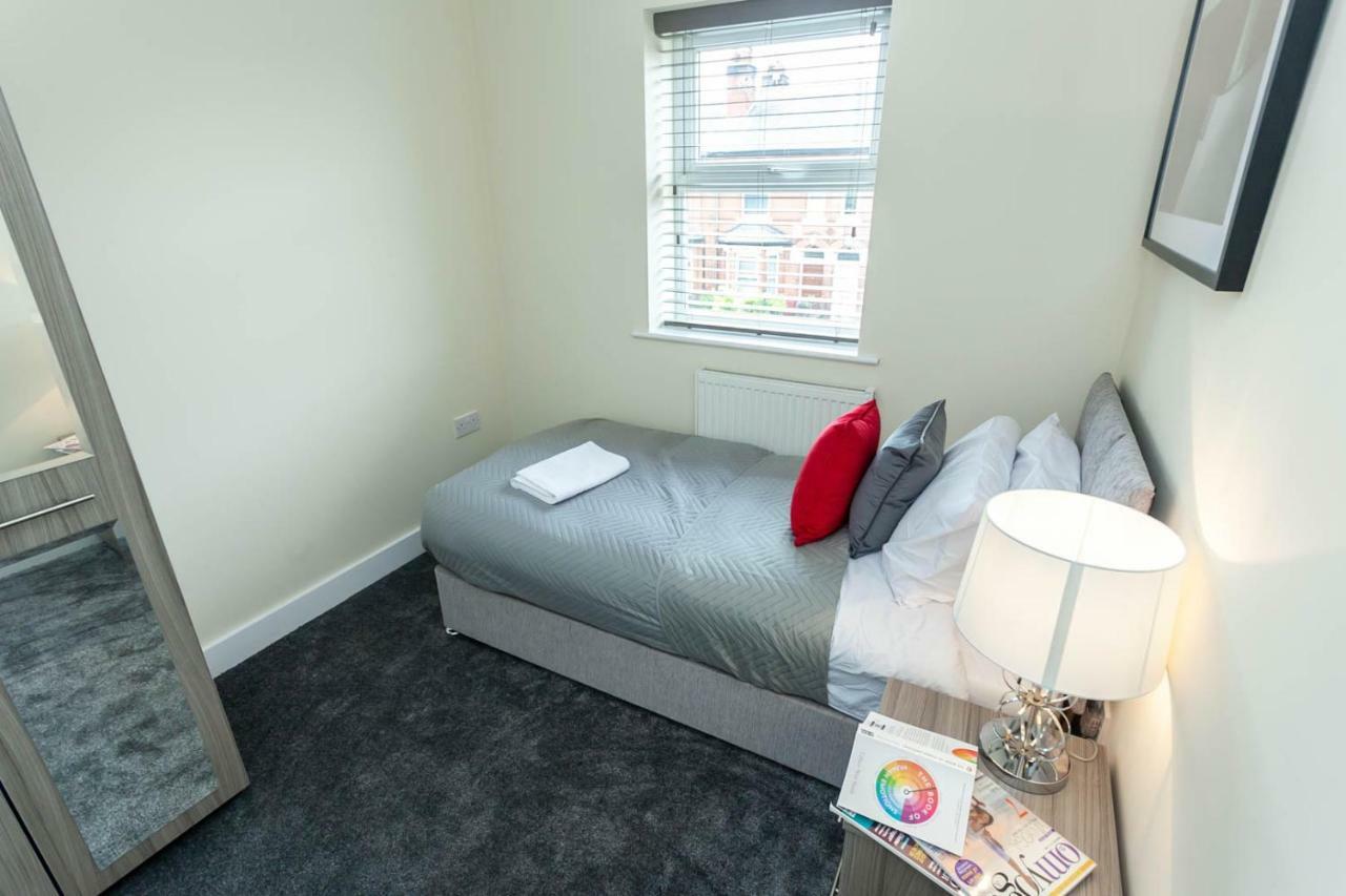 4 Bed Home, Driveway Parking Ideally Located In Latchford, Warrington - Executive St Marys House Warrington (Cheshire) Exterior foto